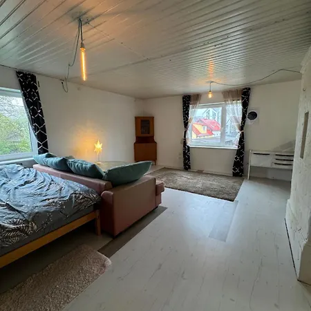 Stuudio Kesklinnas, Joe Laehedal Daire Pärnu